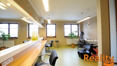 Pronájem kadeřnického pracovního místa v kadeřnictví KLIPORA